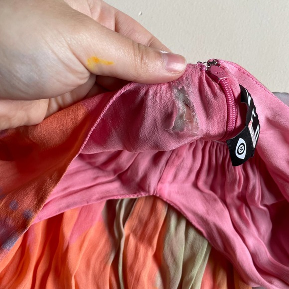 VEDA Multi Orange Printed Crepe Corazon Maxi Dress Size Medium - Picture 10 of 11